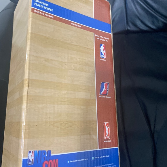 LeBron James Bobblehead CHAMPIONSHIP Cleveland cavaliers With Trophy 2016 nba - Picture 7 of 8